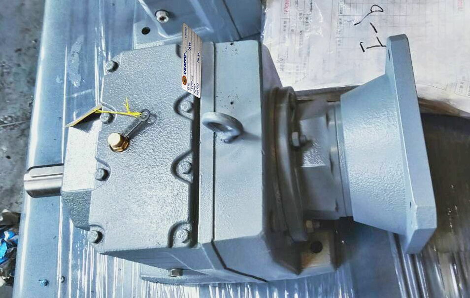 破碎機(jī)減速機(jī)，大扭矩減速機(jī),齒輪減速電機(jī)